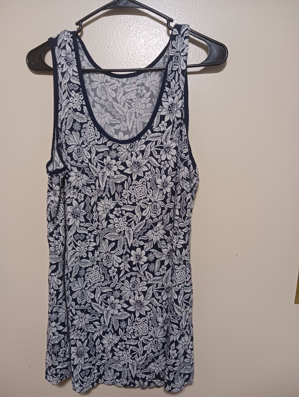 Dreams Co Women's Navy Floral Tank Top Large A-27